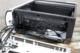 Thermaltake Versa C22 RGB Snow Edition