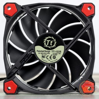 Thermaltake Riing Silent 12 Red