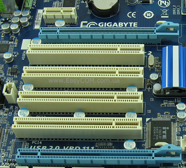 Шина памяти бит. Слот шины PCI-Express. Слот шины PCI. PCI-E x1 разъем на материнской плате. Разъем PCI Express x16 на материнской.