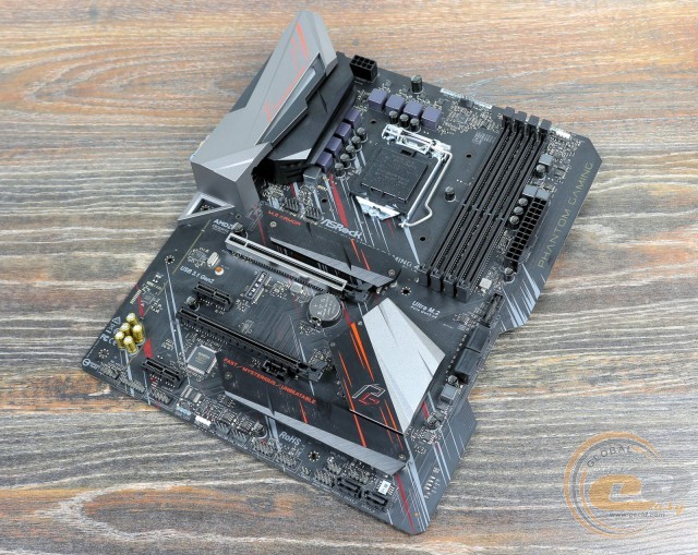 ASRock B365 Phantom Gaming 4