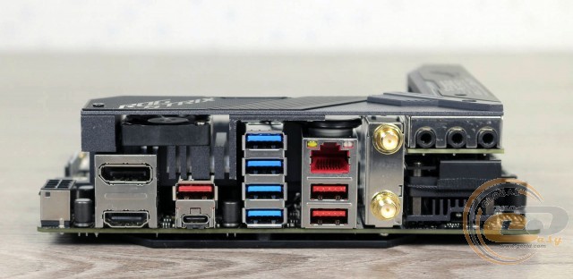 ASUS ROG Strix X570-I Gaming
