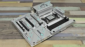 Обзор MSI B850 GAMING PLUS WIFI PZ: материнская плата Project Zero с разъемами на обороте