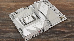 Обзор GIGABYTE X870 AORUS ELITE X3D ICE: белоснежная материнская плата с богатым функционалом