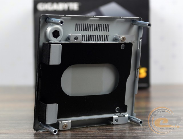 GIGABYTE BRIX GB-BXCEH-3205