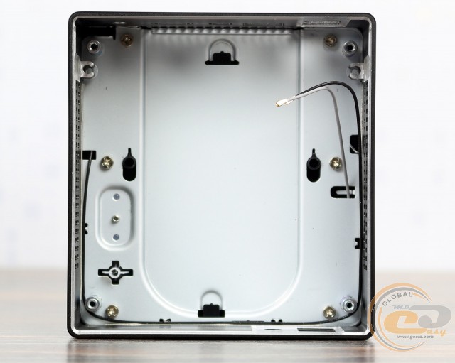 GIGABYTE BRIX GB-BXCEH-3205