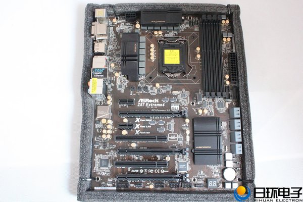 ASRock Z87 Extreme 4 ASRock Z87 Pro 3