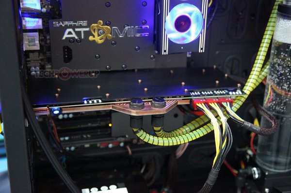 SAPPHIRE Radeon HD 7990 Atomic