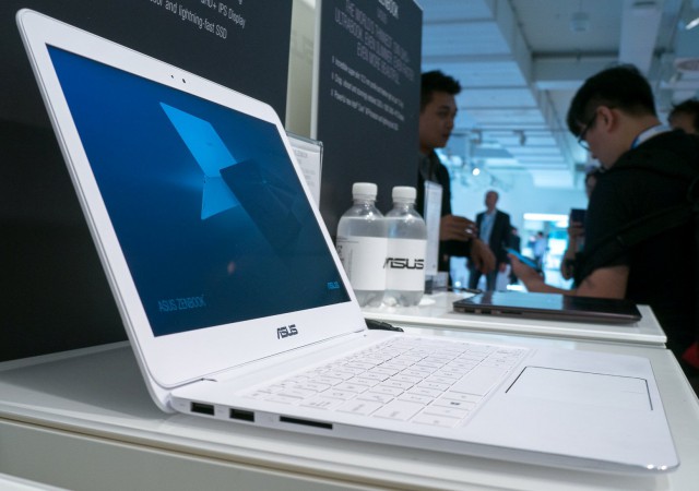 SUS ZENBOOK UX305