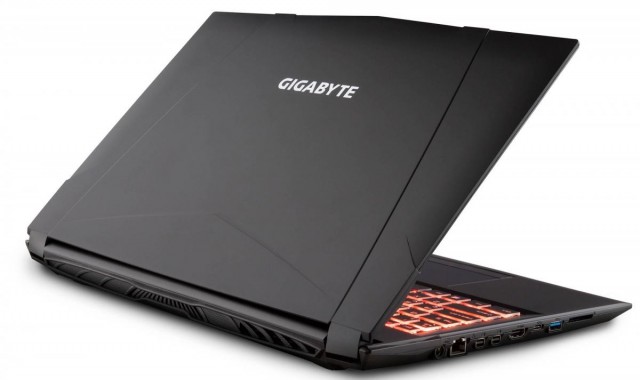 GIGABYTE Sabre 15