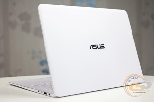 ASUS ZENBOOK UX305CA