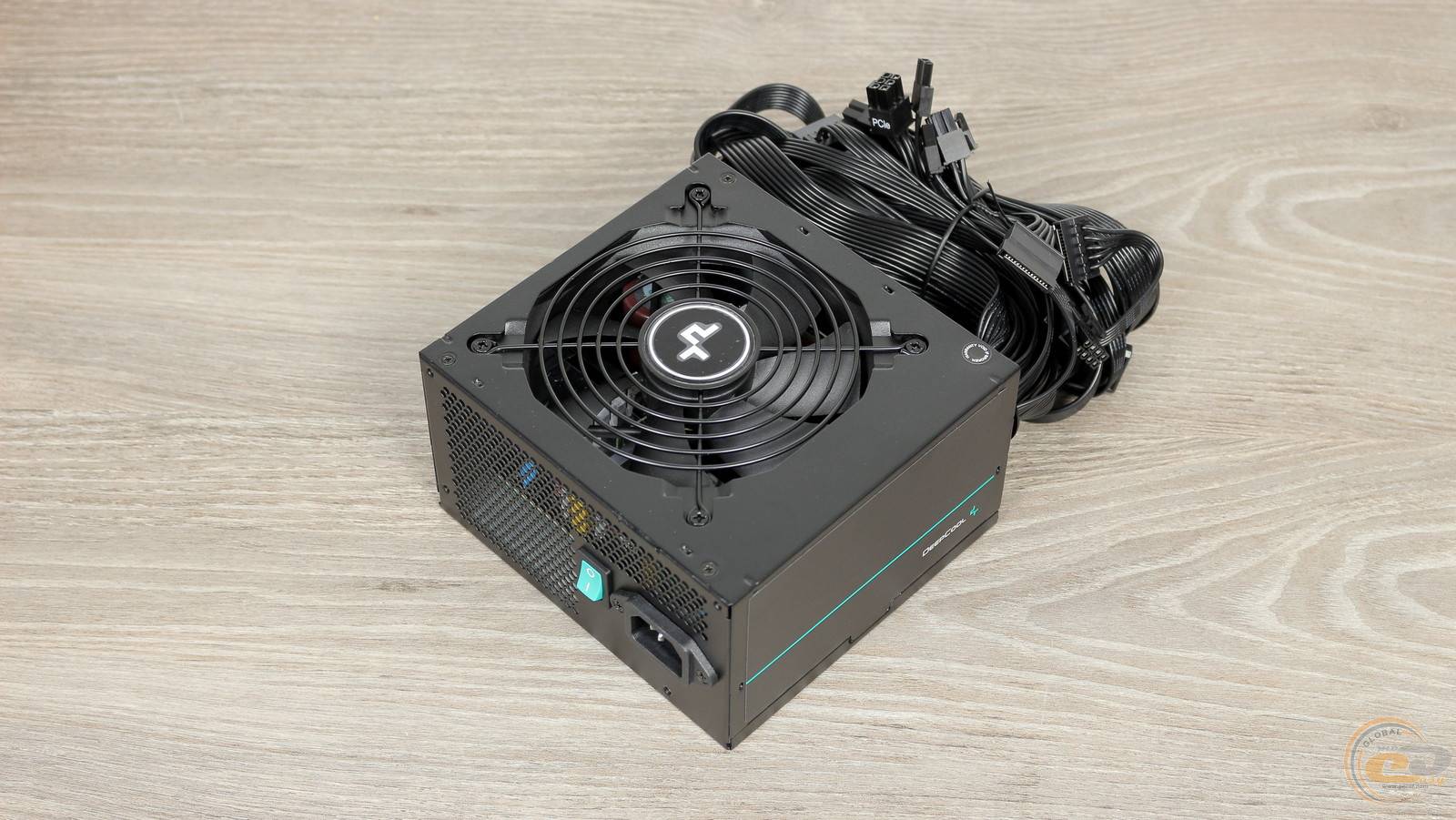 Deepcool 750d. Deepcool pm800d. Блок питания deepcool pm750d [pm750d]. Deepcool pf750 коробка. Deepcool pm750d.