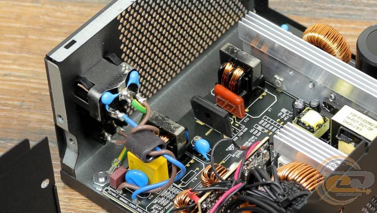 FSP HYPER 80+ PRO 650W