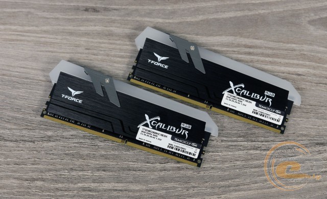 DDR4-3600 TEAMGROUP T-FORCE XCALIBUR RGB