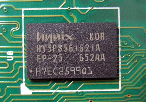 Hynix HY5PS561621A